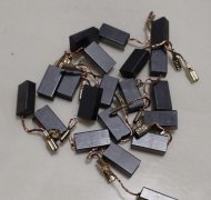 9.9元包邮10对，配博士100角磨机碳刷